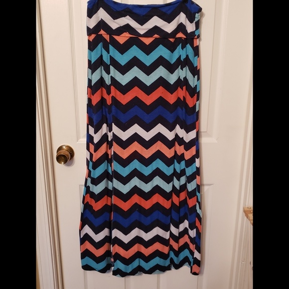 Chevron maxi skirt - Picture 1 of 3